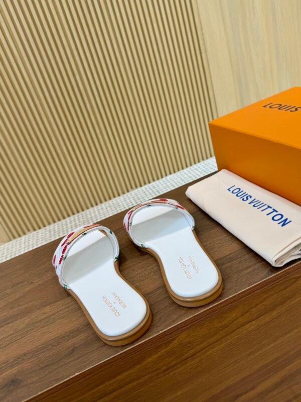 L-Fashionable Takashi Murakami Cherry Series co-branded slippers-3152 - Image 2
