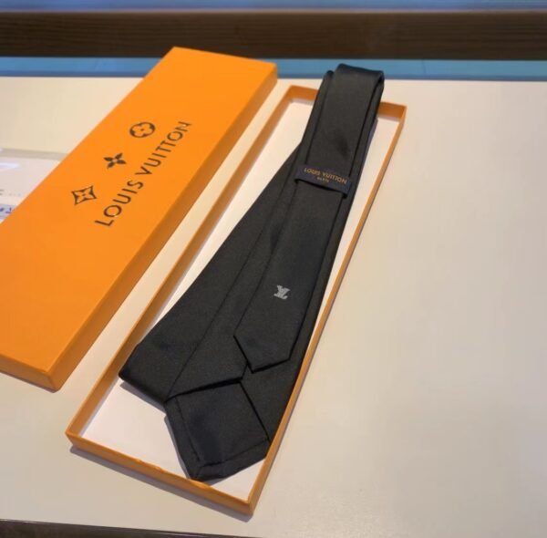 L-New classic tie-053