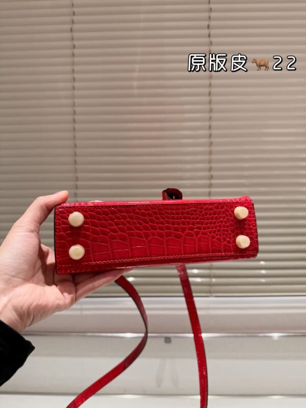 H-Classic crocodile print Carrie bag-124 - Image 3