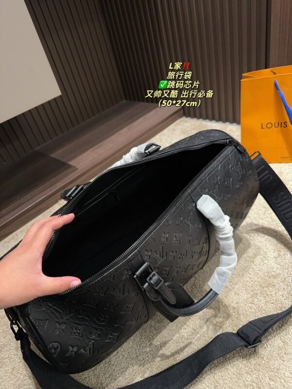 L-Classic embossed travel bag-125 - Image 3