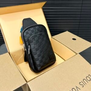 L-AVENUE series chest bags-140