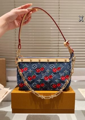 L-Co-branded Pillow Bag-179