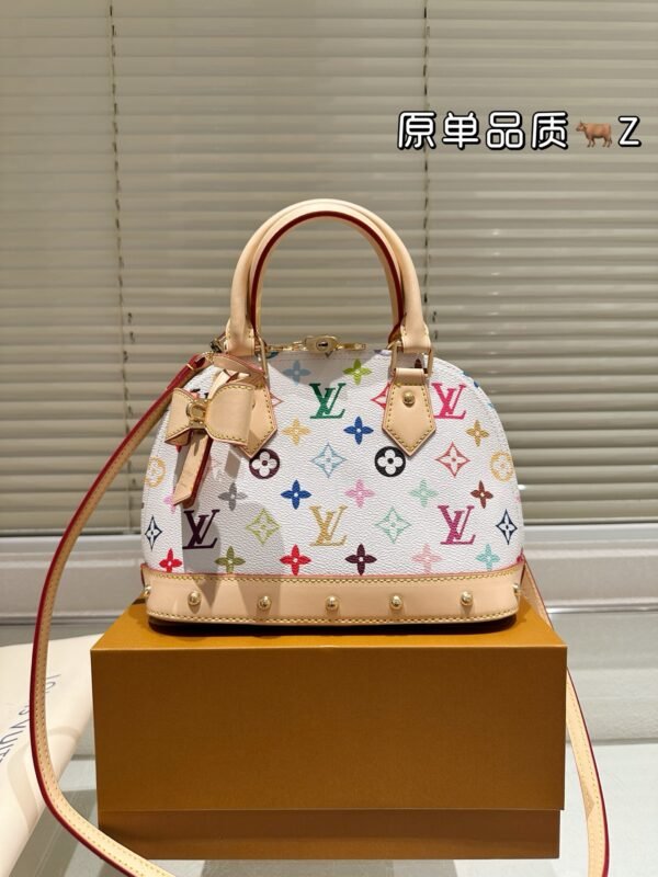 L-Classic Cowhide Shell Bag-182
