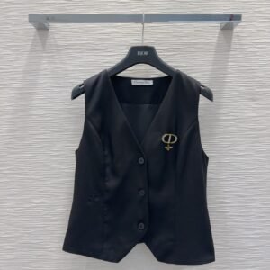 C-New and old money wind vests-215