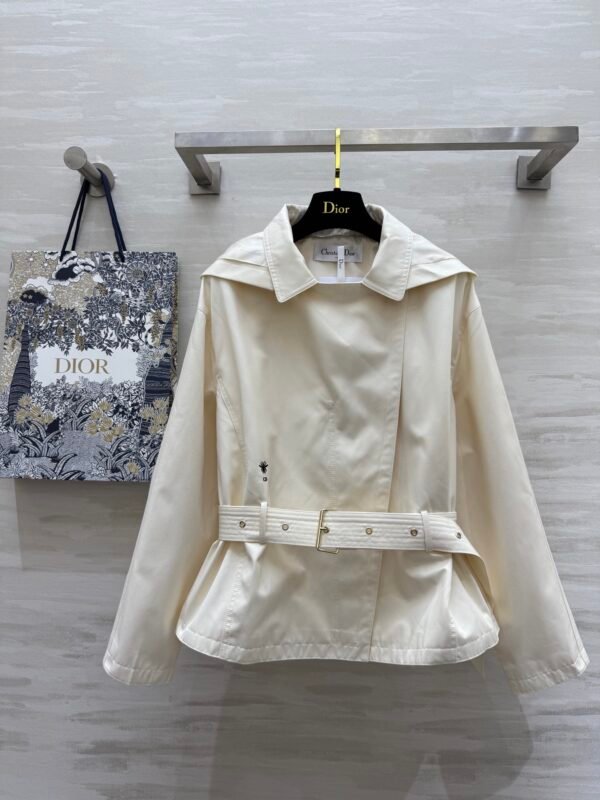 D-A classic short trench coat with a cinched waist-259