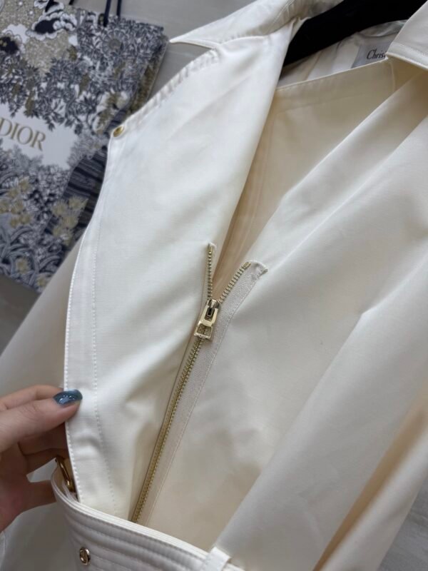 D-A classic short trench coat with a cinched waist-259 - Image 3