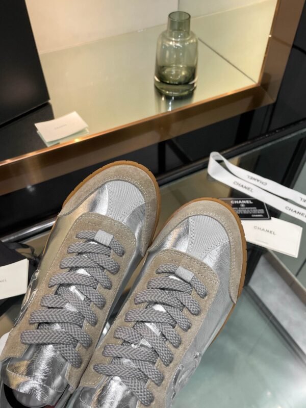 C-Classic German training shoes-320 - Image 3