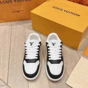 L-Classic pair of sports shoes for couples-353