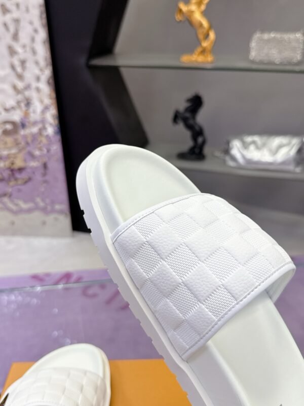 L-Classic Slippers-361 - Image 7