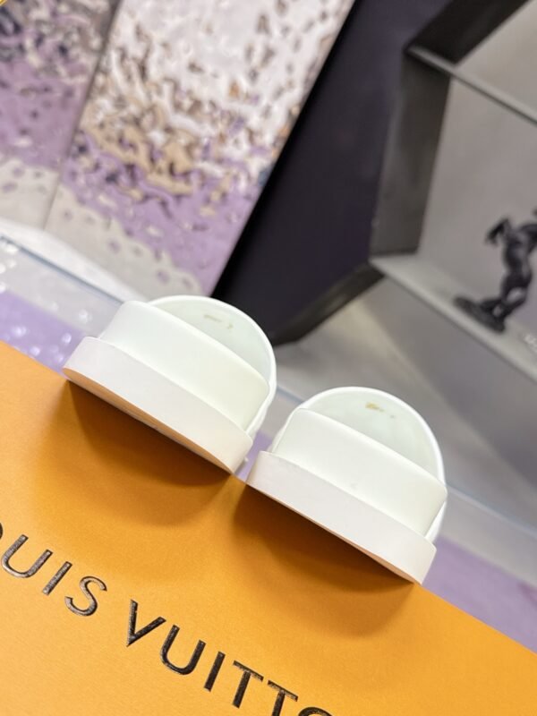 L-Classic Slippers-361 - Image 6