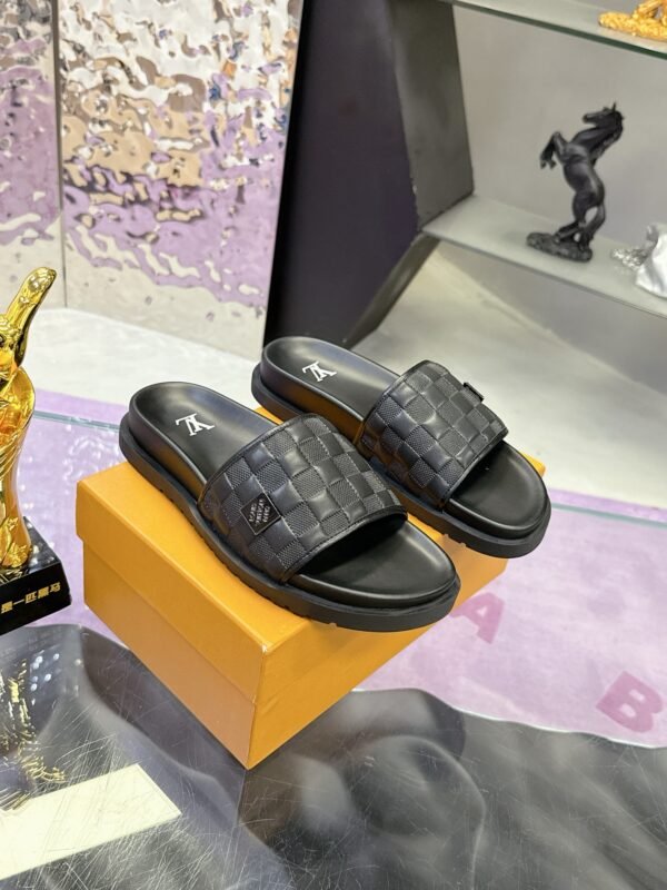 L-Classic Slippers-361 - Image 5