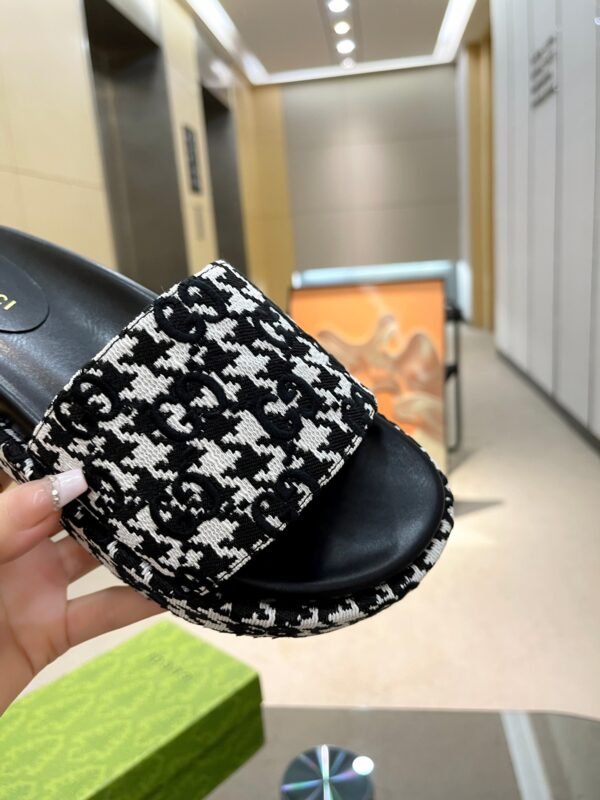 G-New Thick Bottom Women's Slippers-3129 - Image 2