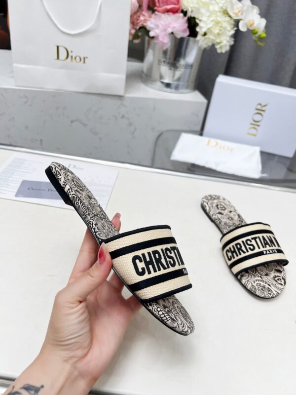 D-New Flat Bottom Women's Slippers-3134 - Image 3