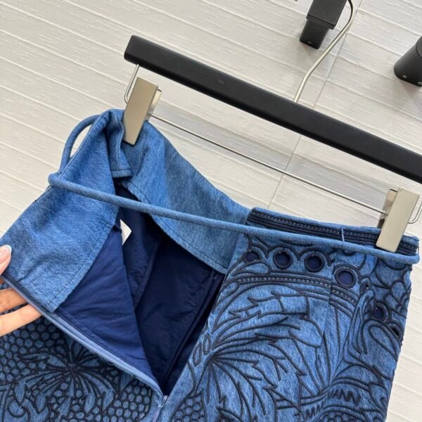 ZM-Elegant ladies shorts-2202 - Image 4