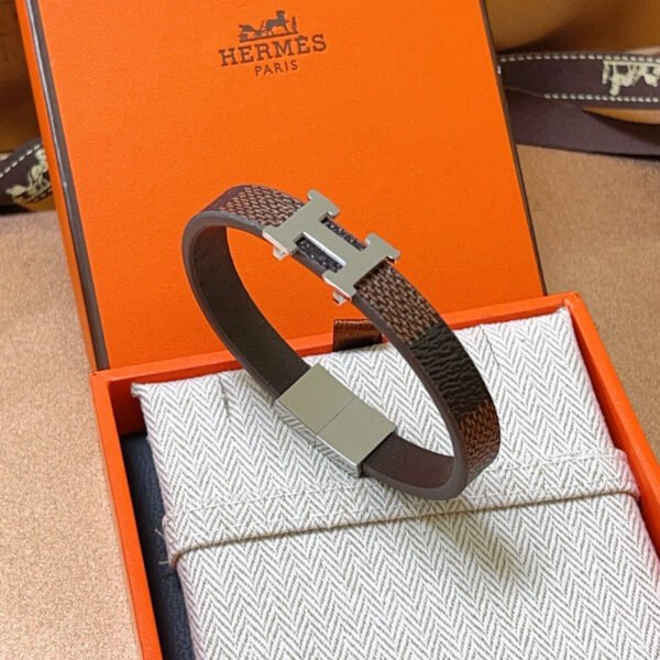 H-Latest pure leather bracelet-060 - Image 4