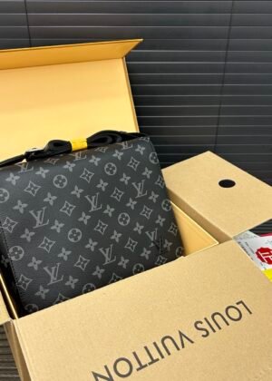 L-Vintage Men's Messenger Bag-1138