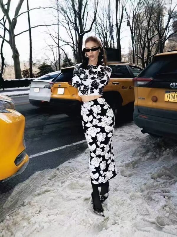 Elegant overskirt suit - Image 2