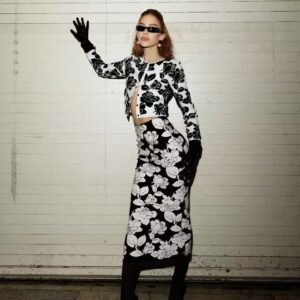 Elegant overskirt suit
