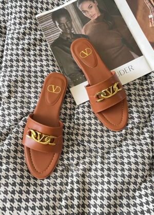 V-Classic style sandals-3243
