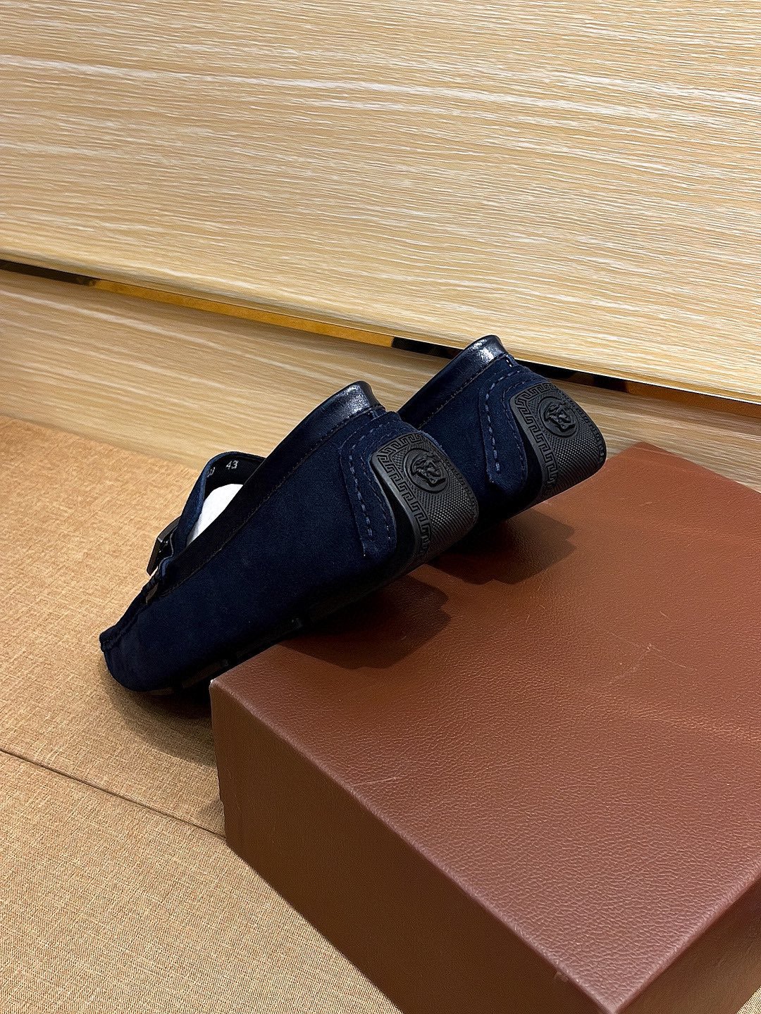 V-Classic loafers-3300 - Image 3