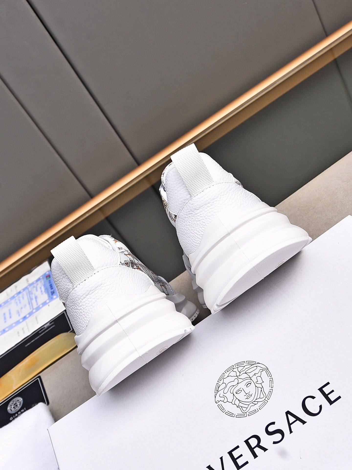 V-Classic sneakers-3311 - Image 3