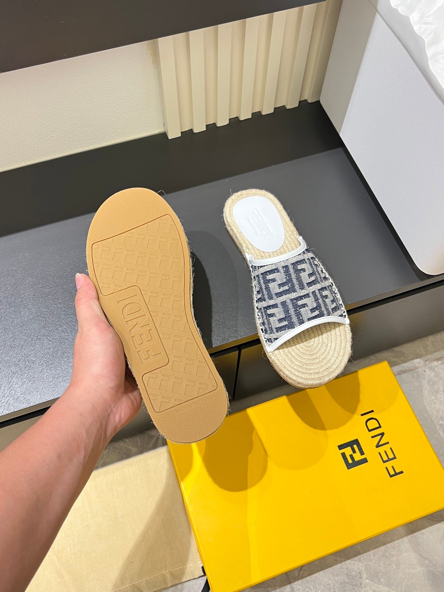 F-High-end customized slippers-3411 - Image 3