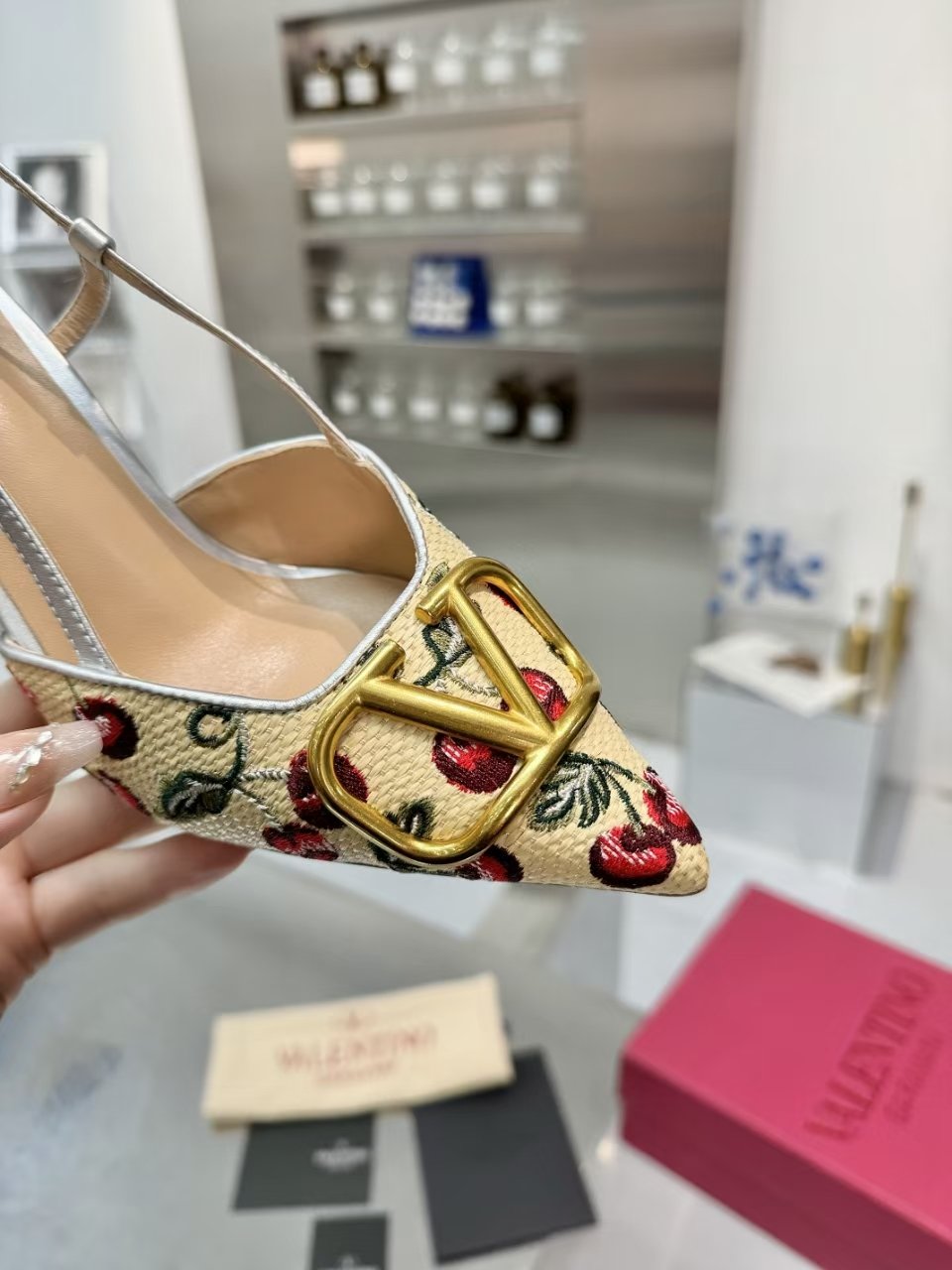 V-Original cherry embroidered sandals-3469 - Image 3