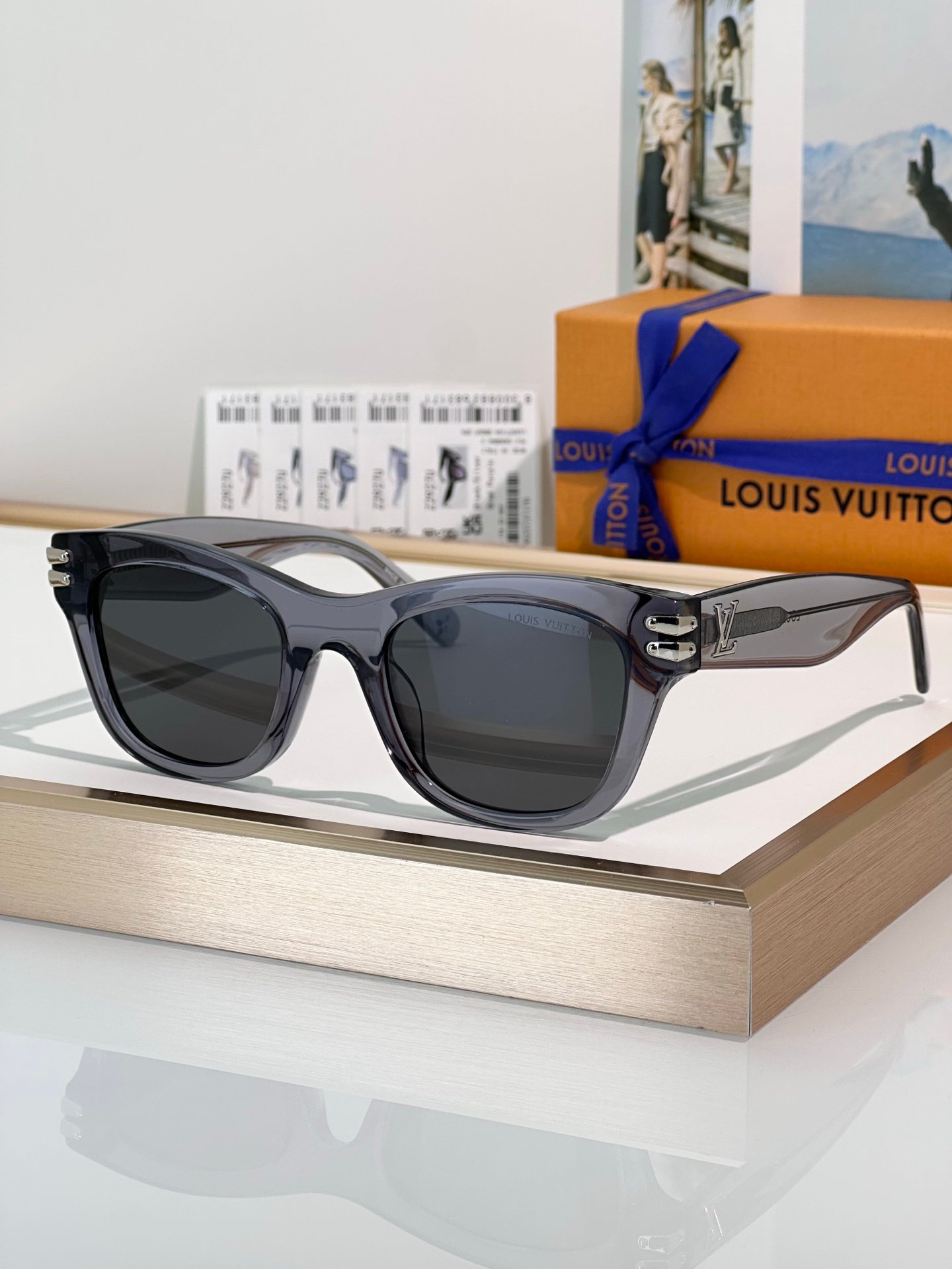 LV-Classic sunglasses-0235 - Image 3