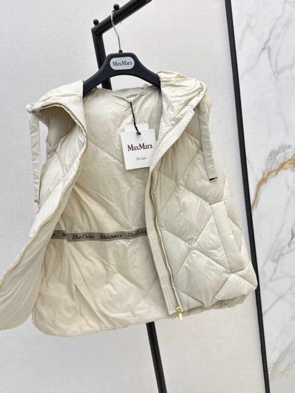 Max-New diamond pattern down vest-2475 - Image 3