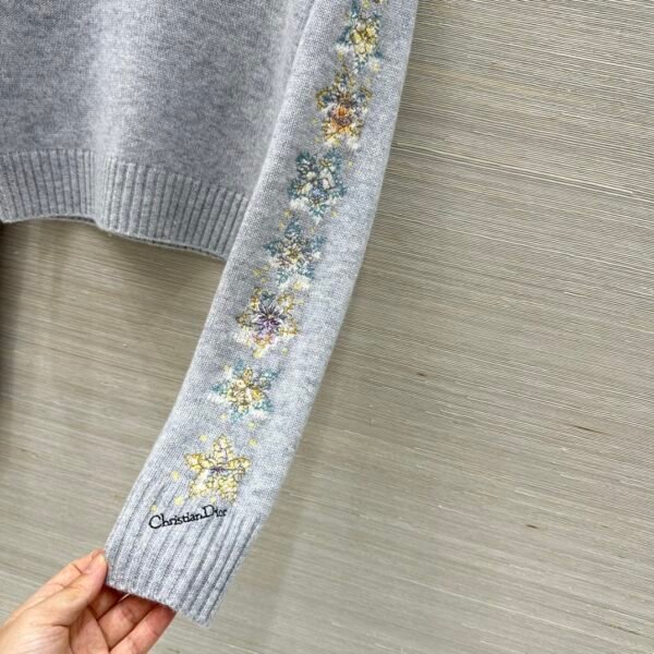 D-High-quality heavyweight embroidered cashmere sweater-2488 - Image 3