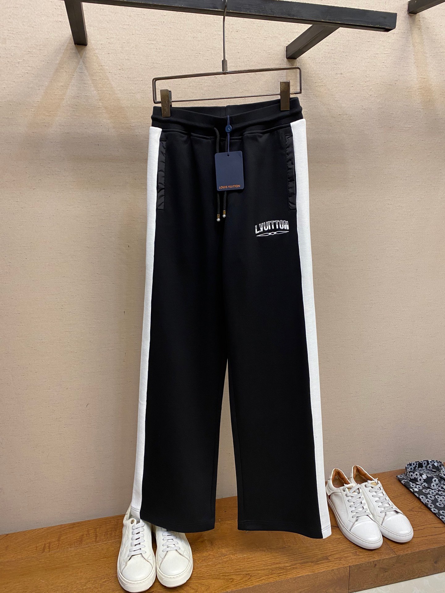 L-Casual pants in high-tech fabrics-2528