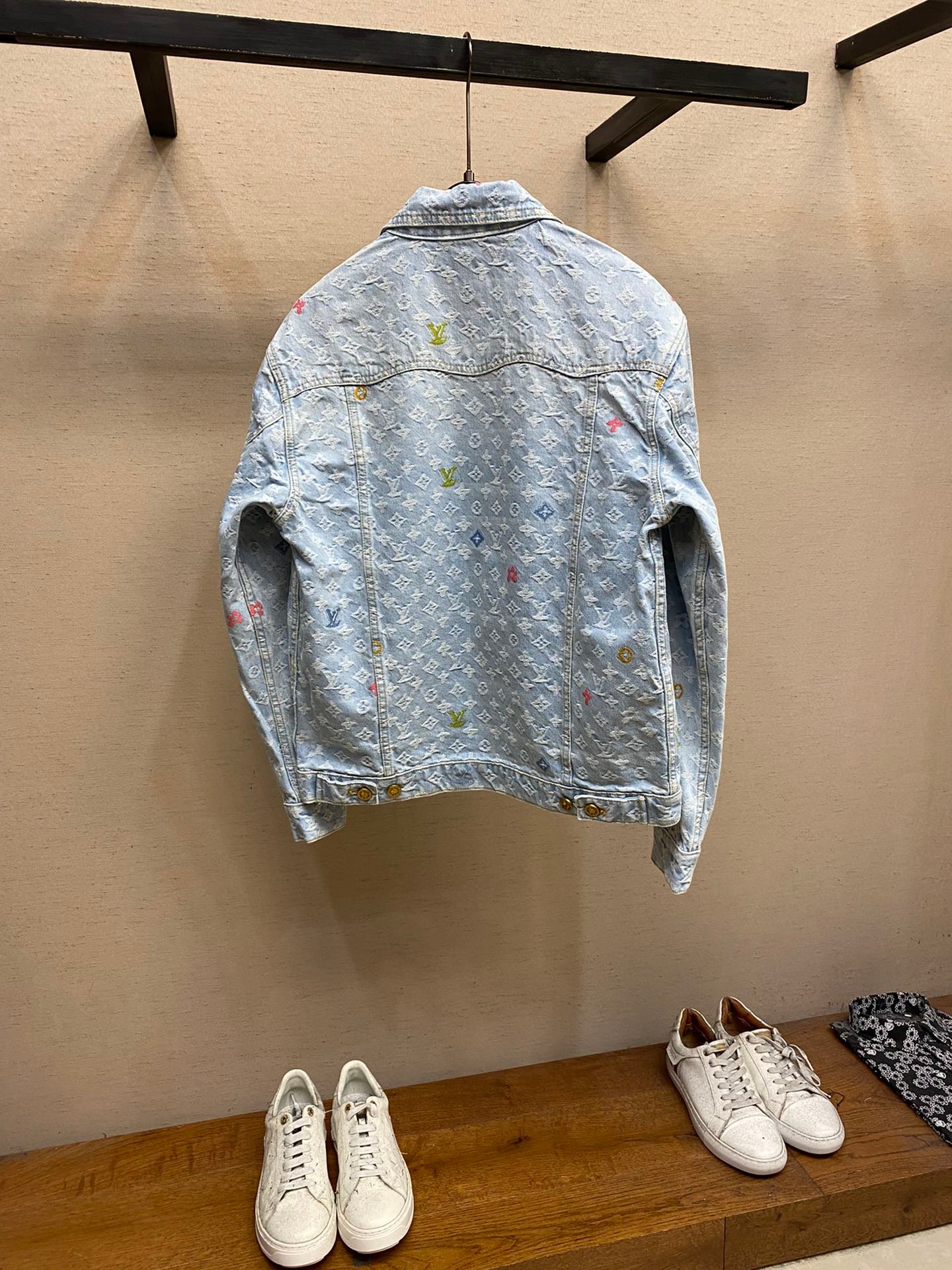 L-Top-Tier Collaboration Embroidered Denim Jacket-2583 - Image 2
