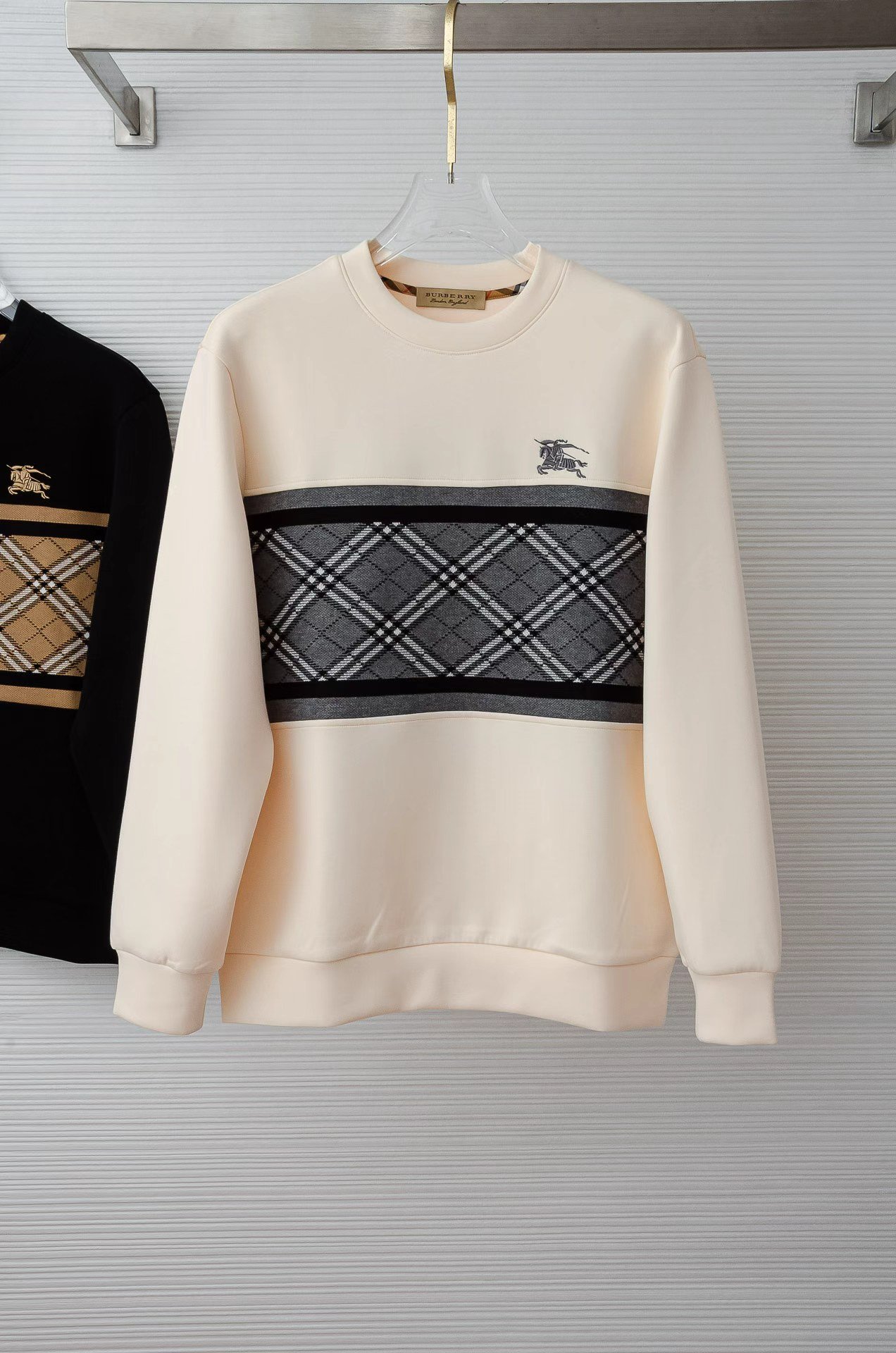 BB-Long-Sleeve Classic Versatile Sweatshirt-2592 - Image 4