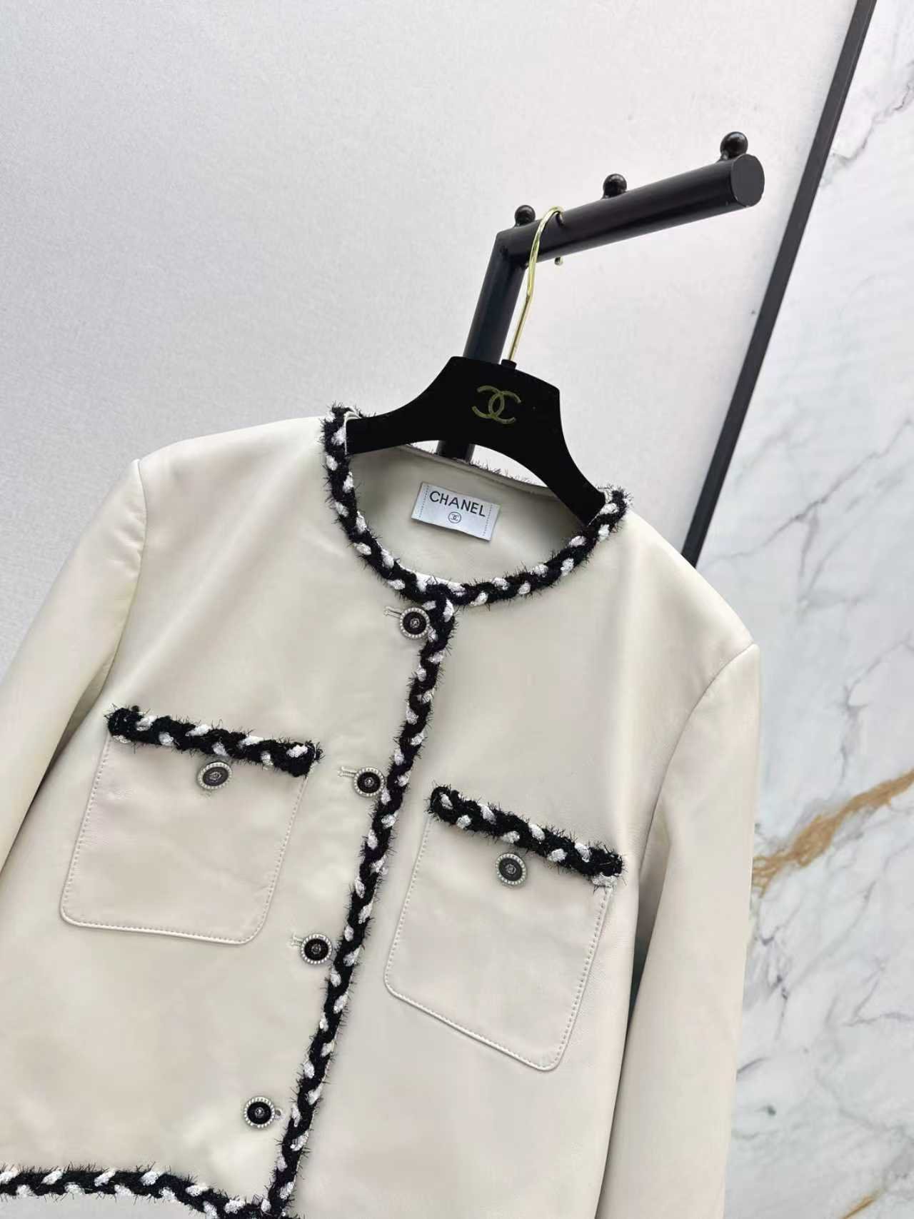 A-High-Quality Silk and Leather Chanel-Style Jacket-2667 - Image 2