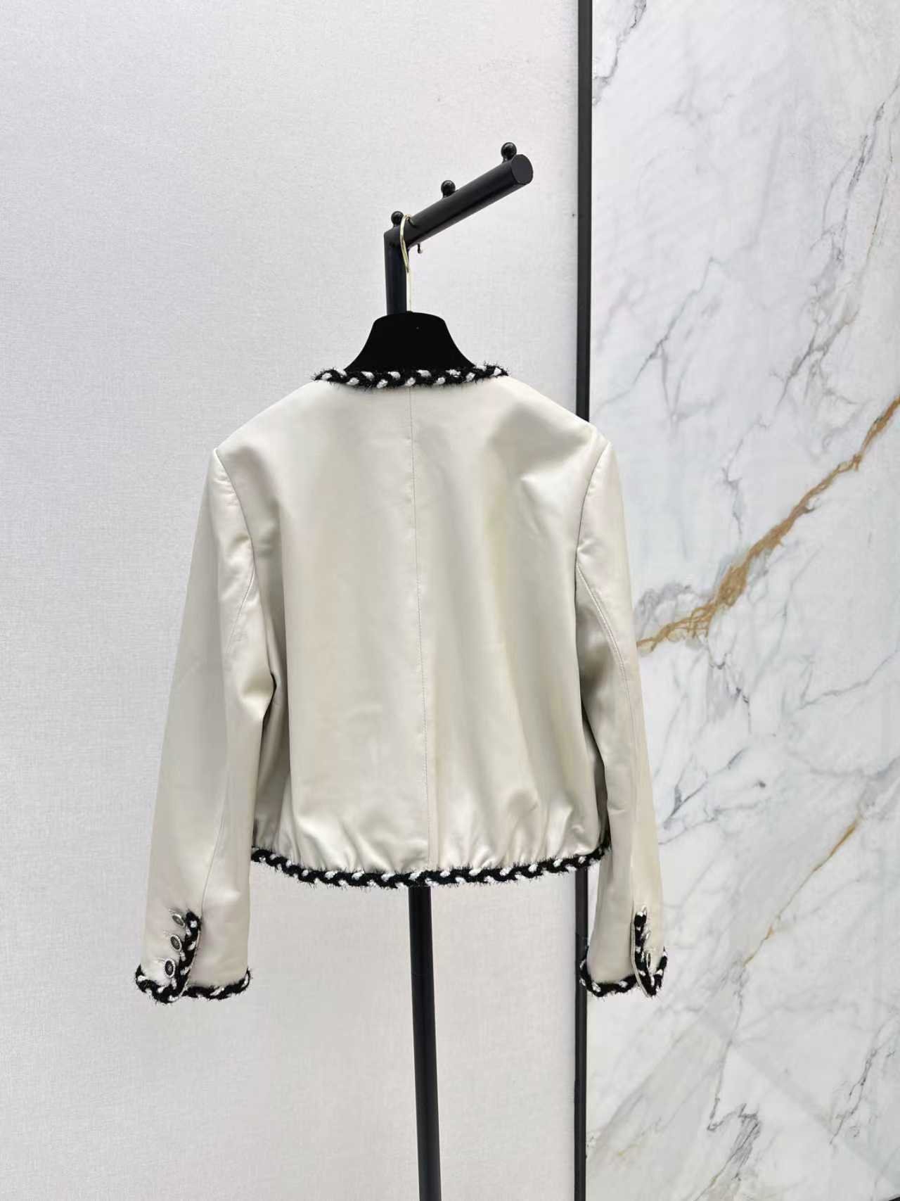 A-High-Quality Silk and Leather Chanel-Style Jacket-2667 - Image 5
