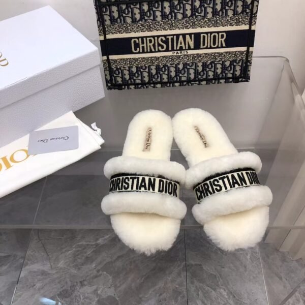 B-Classic Fuzzy Slippers-3560 - Image 4